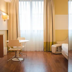 Western Mirage Fiera Otel